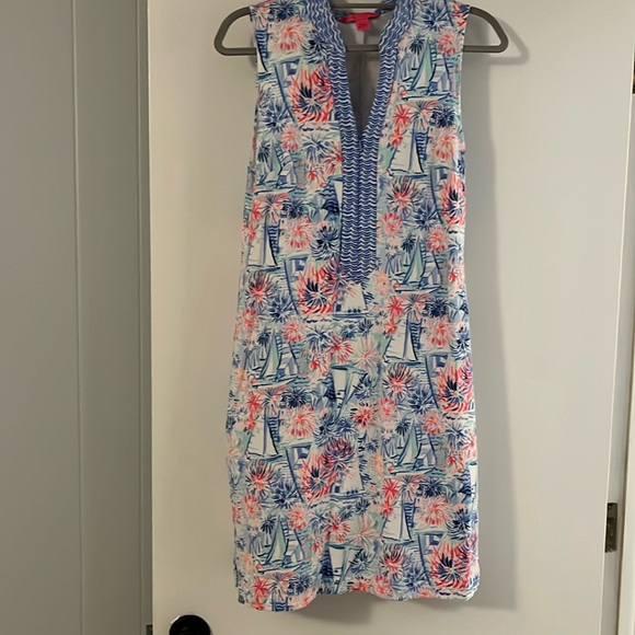 Lilly Pulitzer Dresses & Skirts - Lilly Pulitzer. Fireworks pattern. Size M. Fair condition